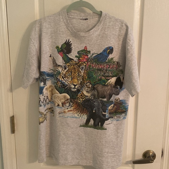 Vintage endangered species of the world habitat ‘90’s. Men or women’s tee shirt. - Picture 1 of 10